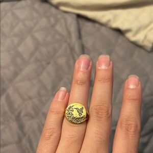 Elegant Gold hummingbird Ring